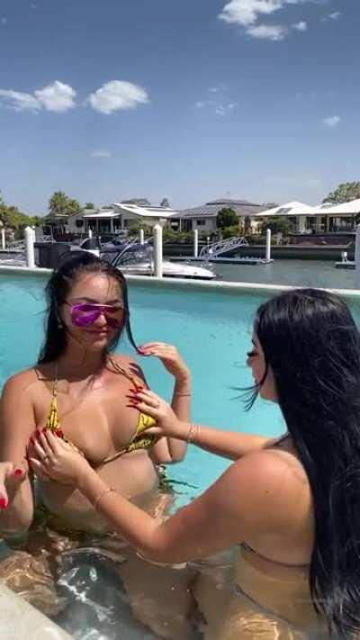 Please upvote for more! Not Lilith but her ex-friends don’t Mik & Anna