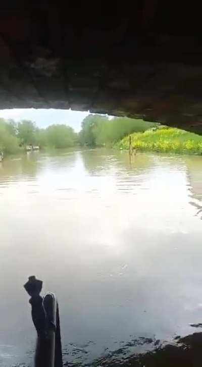 WCGW trying to outrun a boat.