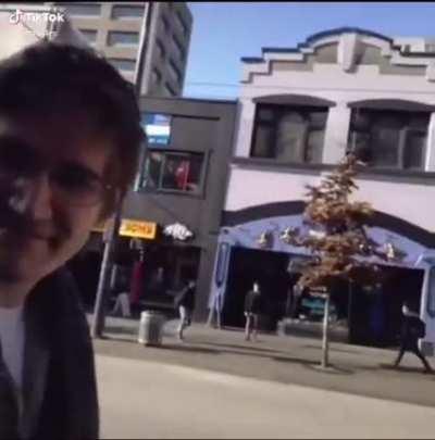 I found this video on tiktok, and i cant get over it. Bo is just amazing xD