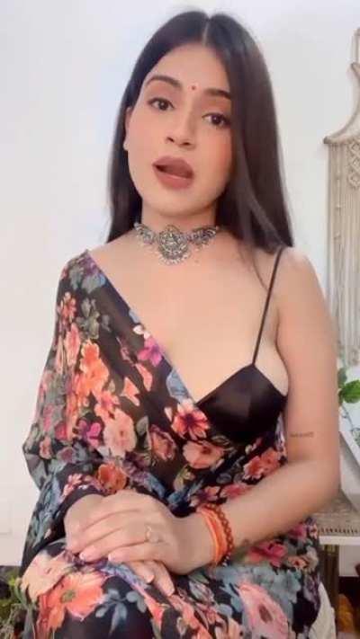 Nidhi Chaudhary:Acha socho, acha hoga 🤤