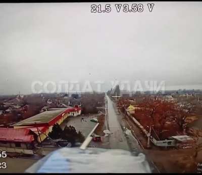 Russian FPV Drone Strike on Ukrainian Pickup at Tire Shop in Eastern Outskirts of Pokrovsk