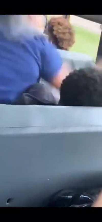 Wigs flyin errwhere!!