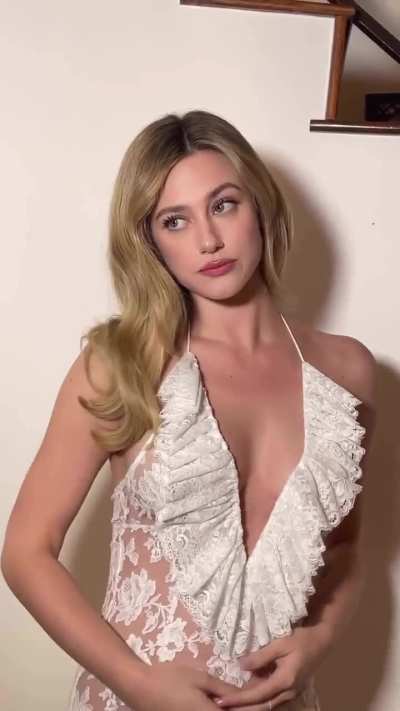 Lili Reinhart