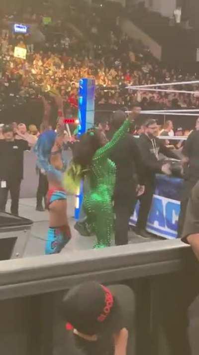 (Minor Spoilers) Sasha Banks and Naomi dancing to Dua Lipa’s Levitate during the break