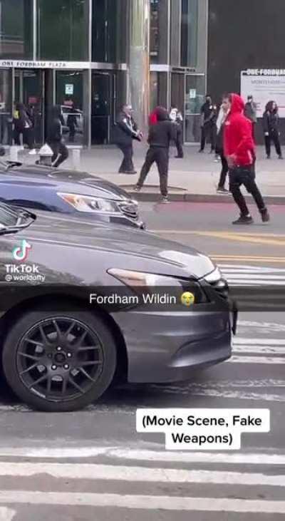 Niggas wildin on Fordham🤣😳