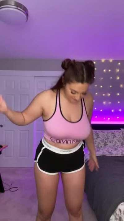 PLEASE READ ❤ Want to see more than just bouncing titties and quick giffs from me? Read below. PM me if you have any questions about this I WILL get back to you it's just a matter of time 🙏 Thank you for being here I hope you cum back again and again! 😈