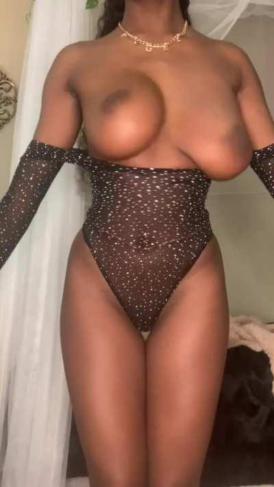 Make me your internet girlfriend 😇