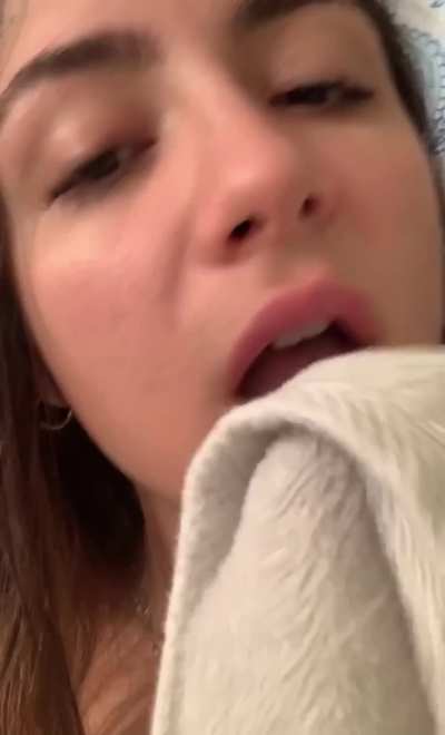 Thick load dripping from her lips/chin