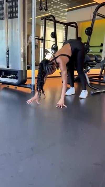 Robin Smith-Barret (@dr.robinb)