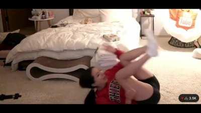 Fuslie stream going crazy rn