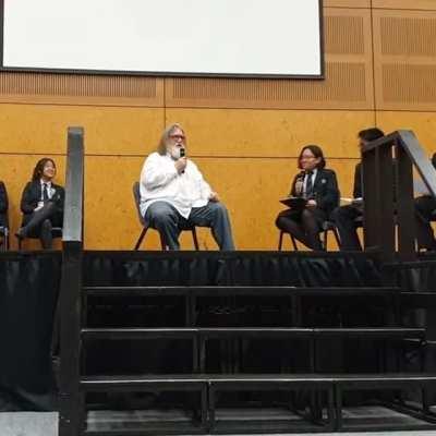 HE SAID “WE HAVE UPDATES FOR TF2”