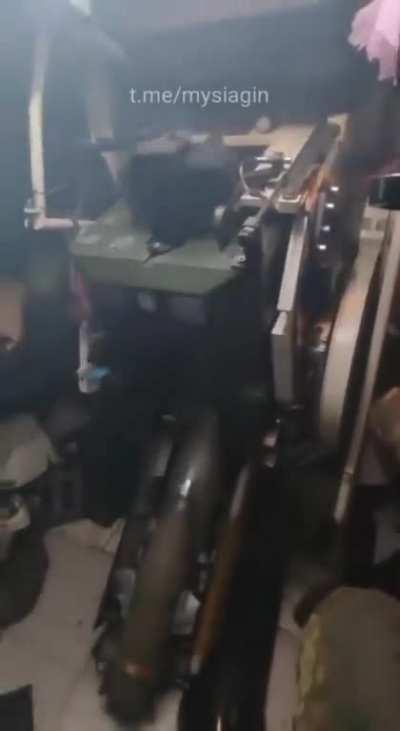 The 155-mm self-propelled gun PzH 2000 works like a 