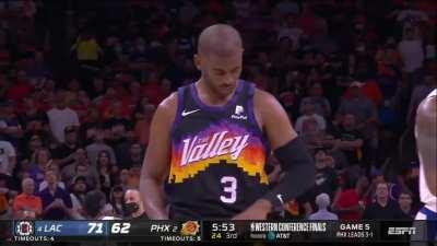 [Highlight] Steve Javie disagrees with referee's flagrant-1 foul call on Beverley