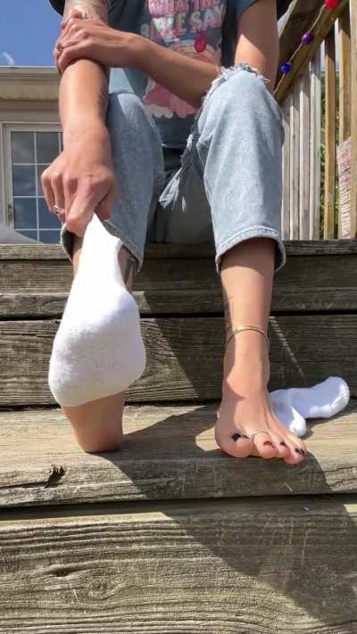 Do we prefer socks or no socks?