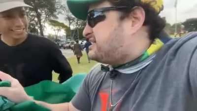 A malandragem desse camarada precisa ser reconhecida publicamente