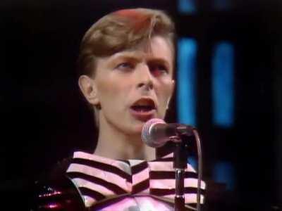 David Bowie performing The Man Who Sold the World on SNL in 1979.