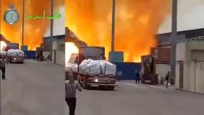 New video from Iran's Shahid Rajaei port explosion. No news from the person who took the movie.