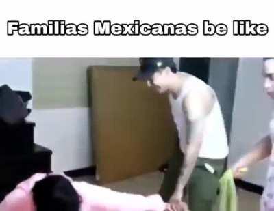 Familia del Uriel be like, créditos en comentarios