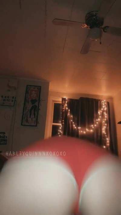 To the 6 who see this, pls enjoy while I shake my ass for you 🍑🥺