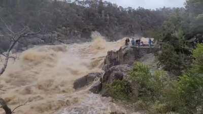 10mins from Launceston CBD