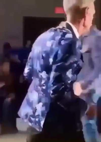 Guardians on the way to kill another god when Savathûn appears.