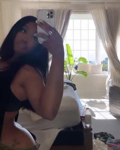 “Awo.🐚🤍🕊🌊🦚” SZA via Instagram.