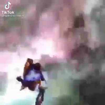 Me running away after engaging the feeded j*nx