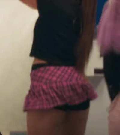 That booty makes me wish she was mine