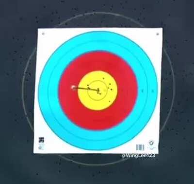 Vejam como o sucesso sobe rapidamente à cabeça, só porque ele ficou em primeiro lugar não quer cumprimentar mais ninguém. Triste😔