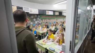 Zelenskyy visited the Kharkiv metro where schools are located and more than two thousand children study there