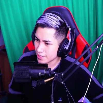 Hagan sus mejores momos, papus.