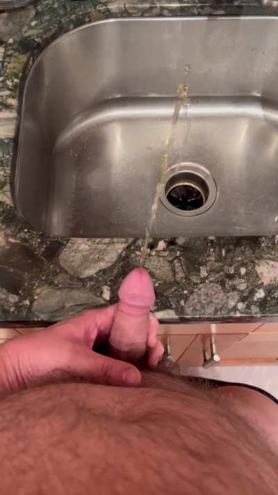 (40) morning piss in the kitchen sink 