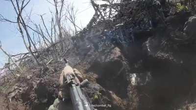 Ukrainians defend there trench near bakhmut