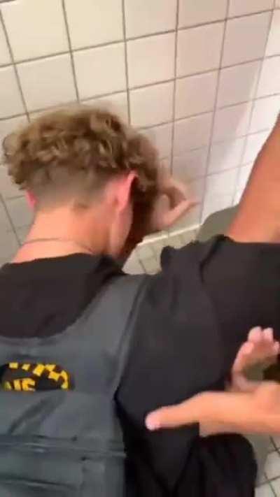 Short dude got hands Daaaamn