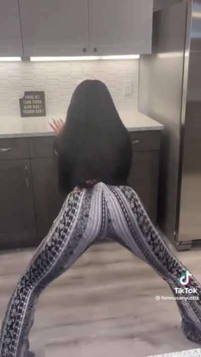 🙃 - famousanyustix