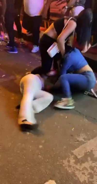 Fight in Parque Lleras 😳
