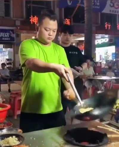 How they make fried rice on the street