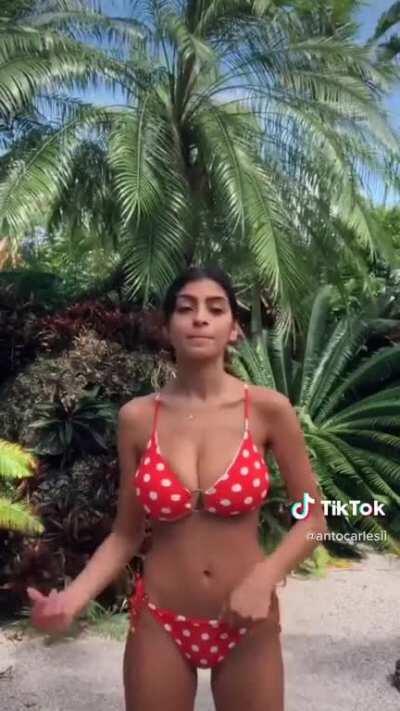 Such a shame she has a gimbal motion stabilization on her tater tots