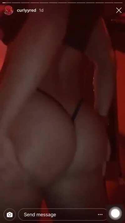 Curlyyred