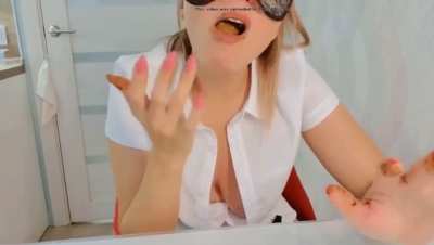 Scatlina Eating Scat Sandwich