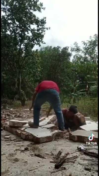 He's an earthbender for no reason.