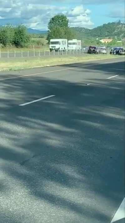 What is it about a good ol fashion car chase that just makes you wanna eat 🍿