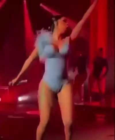 OnStage Slut