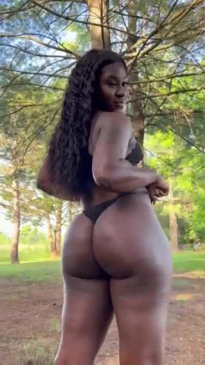 Sasha (@@sashamarie_xoxo)