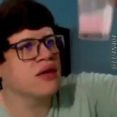 Acho q tem morango e leite