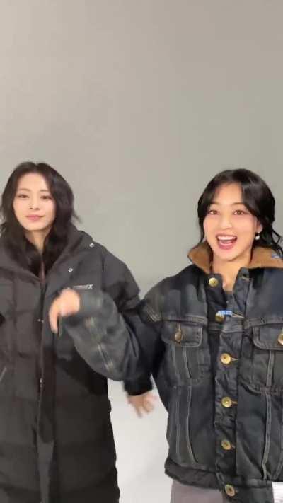 Jihyo and Tzuyu