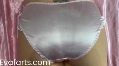 Powerful satin farts 