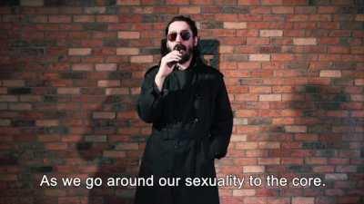 Duble duhûl, rahimimde cümbüş bu gece, Deste deste erkekliği tattım bu gece, Cinselliği her yönüyle ele almışken, Çeşm-i dölle külodumu söndür bu gece... (Youtube - /c/KALTChannel)