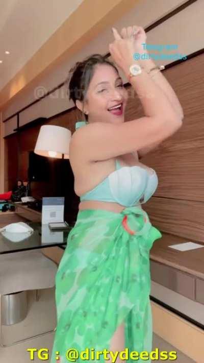 Roma varadkar green bikini video