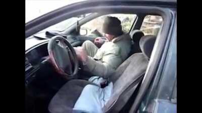 tas kur vairuoja tai nebloga balsa turi yes no?